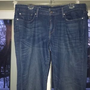 Levi’s slight curve jeans